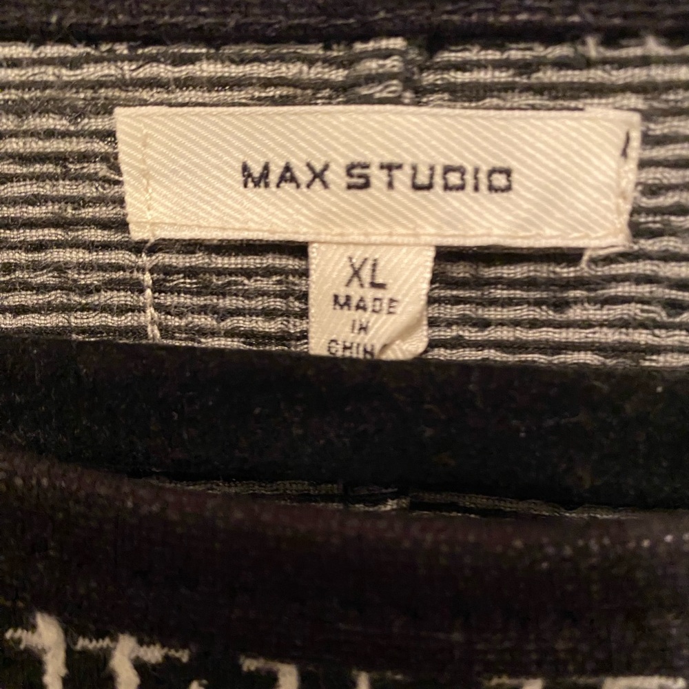 Women’s Max Studio Pullover - Picture 3 of 4